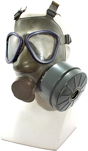 Masque à gaz finlandais M61 vu de face